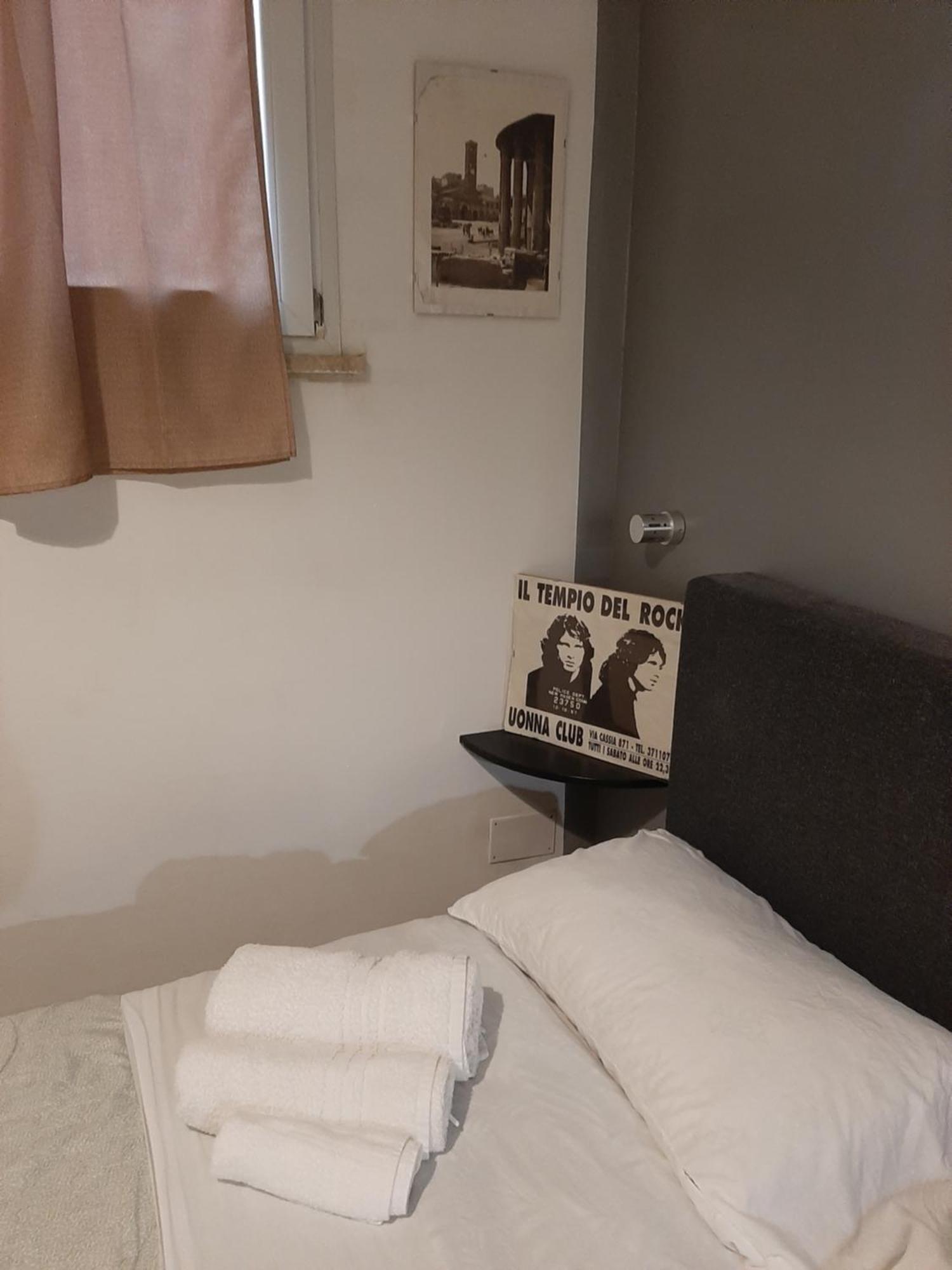Retro Art House Rom